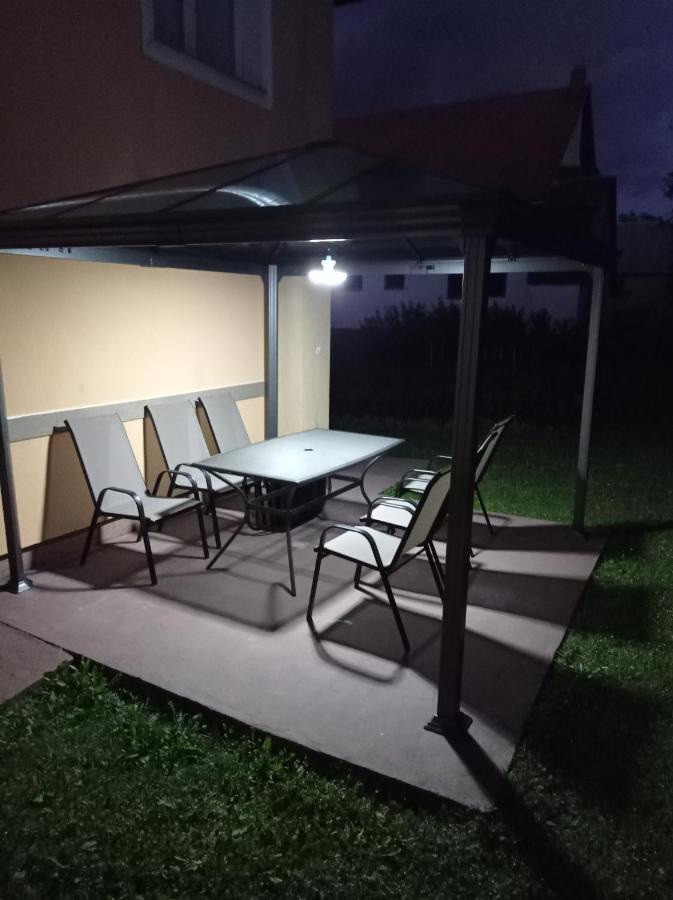 Guest House Toic كورينيتسا المظهر الخارجي الصورة